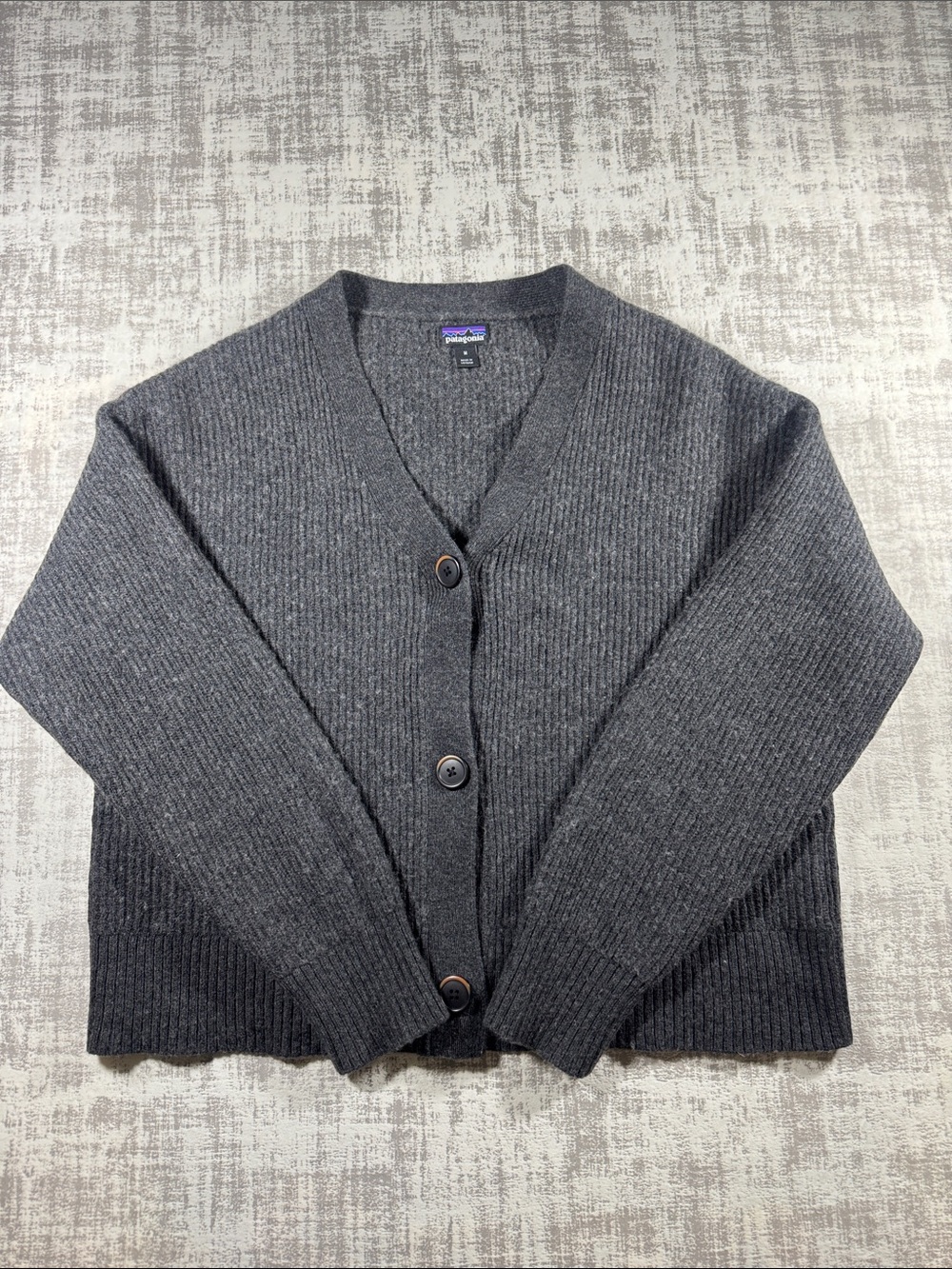 Patagonia Women's Charcoal Ribbed Button Cardigan size Medium 21X21PTP